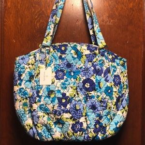 NWT Vera Bradley Glenna - Blueberry Blooms